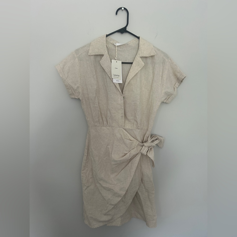 Mango Cream Sheath Dress with Notched Collar and Cap Sleeves